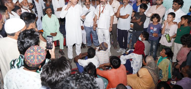 बनभूलपुरा और गफूर बस्ती के मालिकाना हक की लड़ाई लड़ रहे हैं दीपक बल्यूटिया